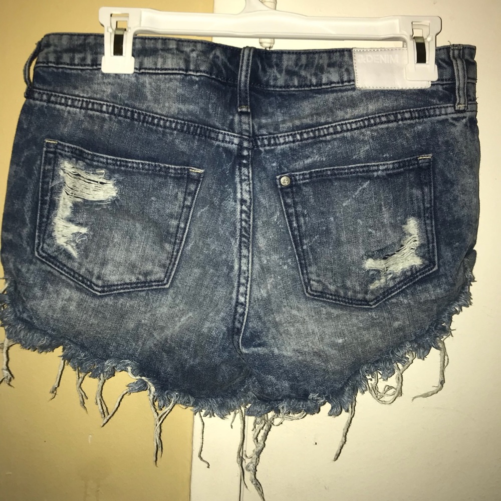 Shorts - Picture 2 of 3